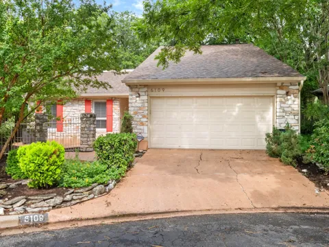 6109 Grass Hollow