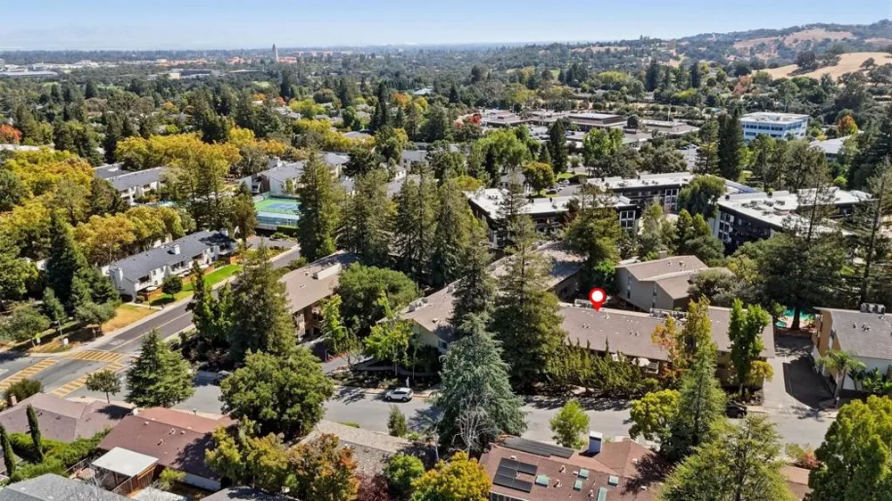 2323 Eastridge Avenue #512 Menlo Park, CA 94025