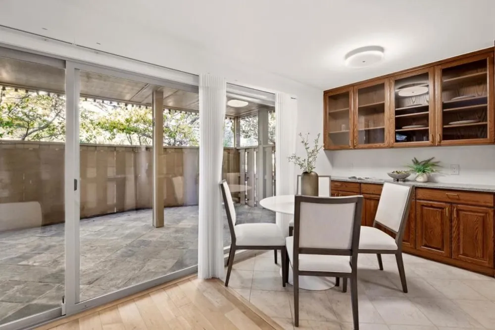 2323 Eastridge Avenue #512 Menlo Park, CA 94025