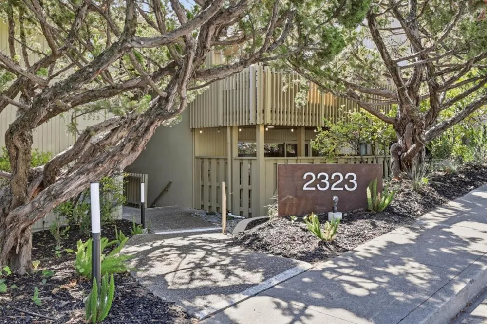 2323 Eastridge Avenue #512 Menlo Park, CA 94025