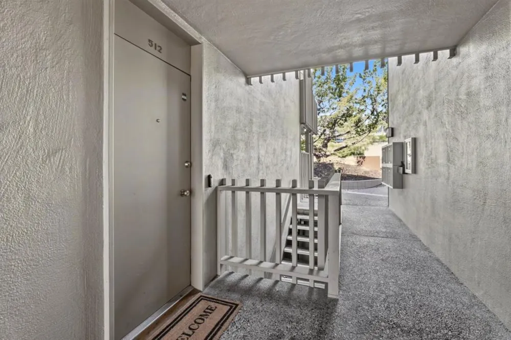 2323 Eastridge Avenue #512 Menlo Park, CA 94025