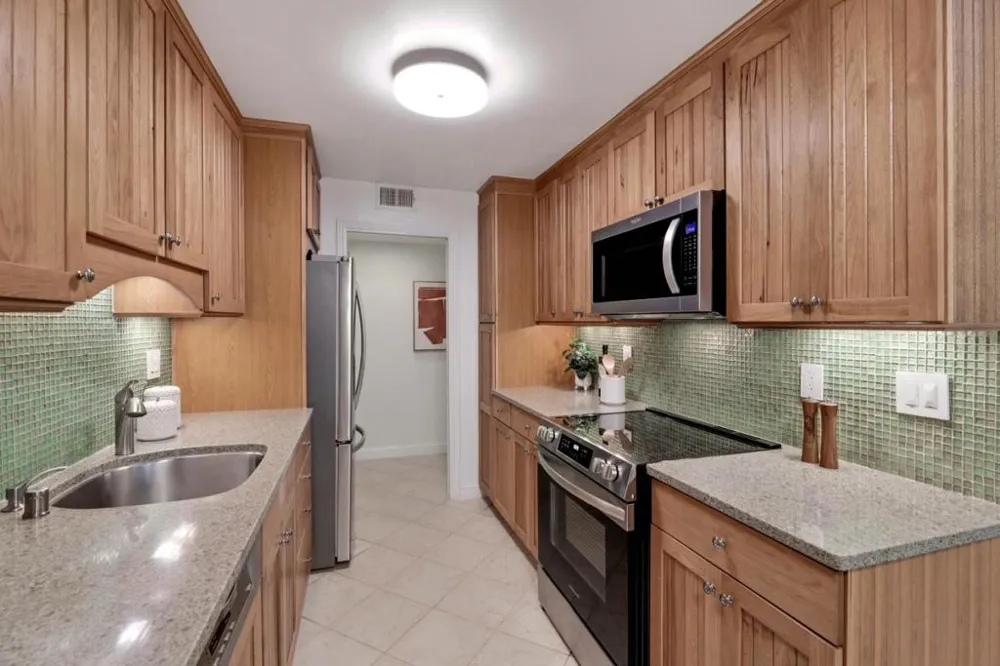 2323 Eastridge Avenue #512 Menlo Park, CA 94025