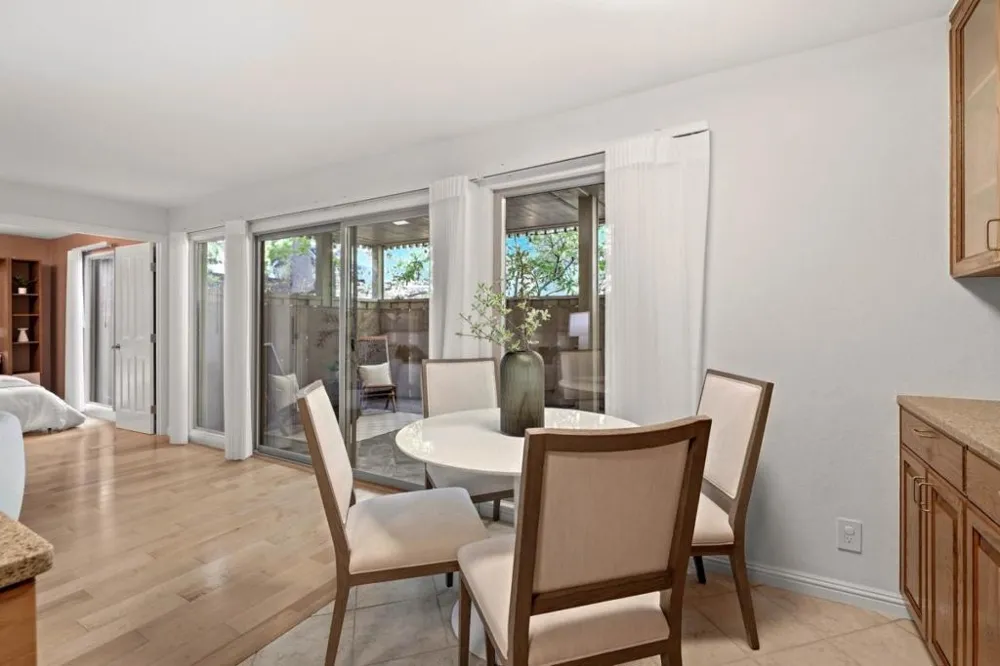 2323 Eastridge Avenue #512 Menlo Park, CA 94025