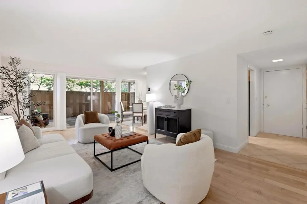 2323 Eastridge Avenue #512 Menlo Park, CA 94025