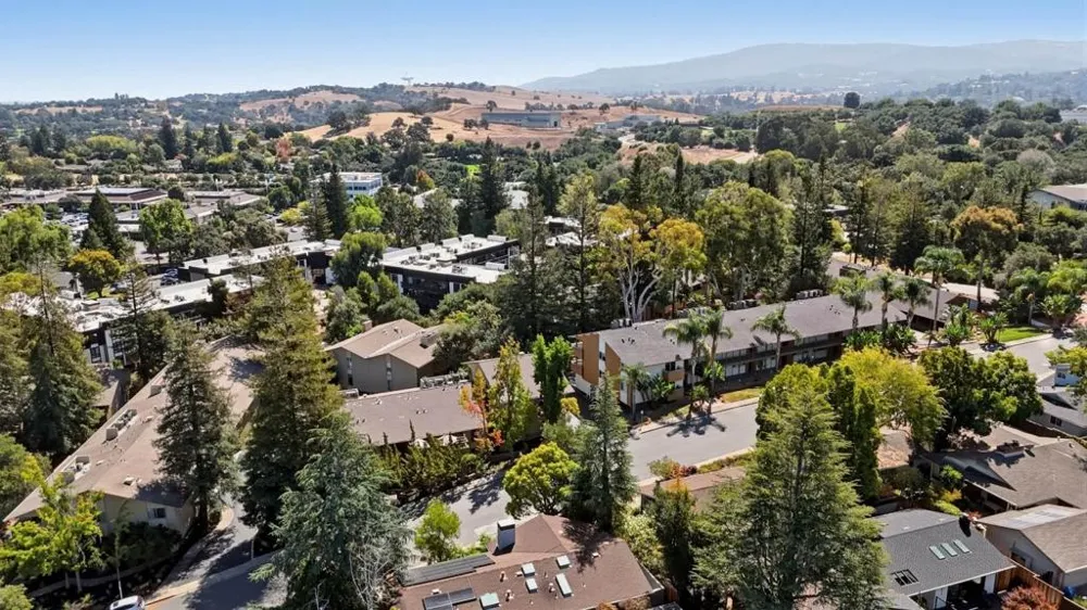2323 Eastridge Avenue #512 Menlo Park, CA 94025