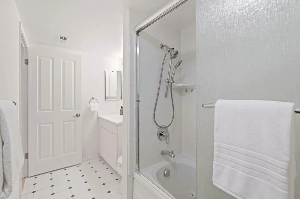2323 Eastridge Avenue #512 Menlo Park, CA 94025