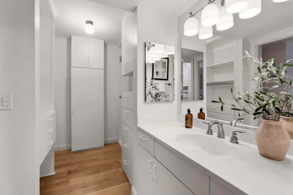 2323 Eastridge Avenue #512 Menlo Park, CA 94025