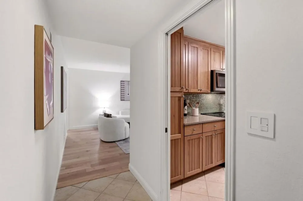 2323 Eastridge Avenue #512 Menlo Park, CA 94025