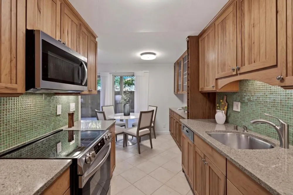 2323 Eastridge Avenue #512 Menlo Park, CA 94025