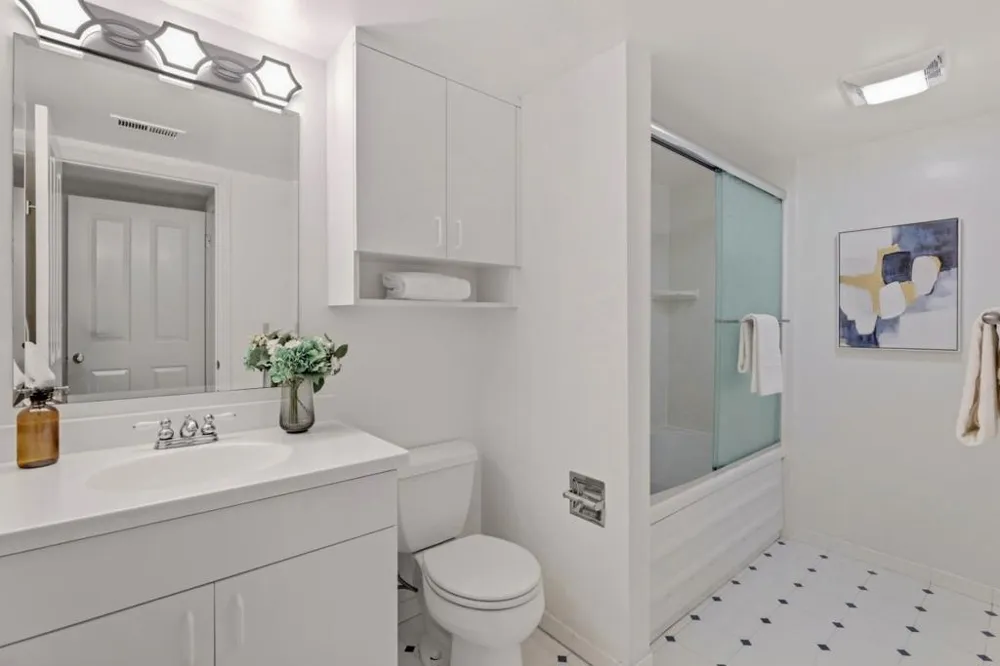 2323 Eastridge Avenue #512 Menlo Park, CA 94025