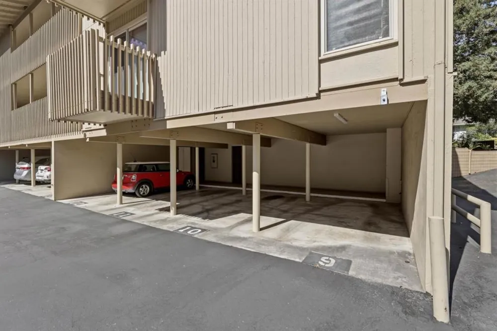 2323 Eastridge Avenue #512 Menlo Park, CA 94025