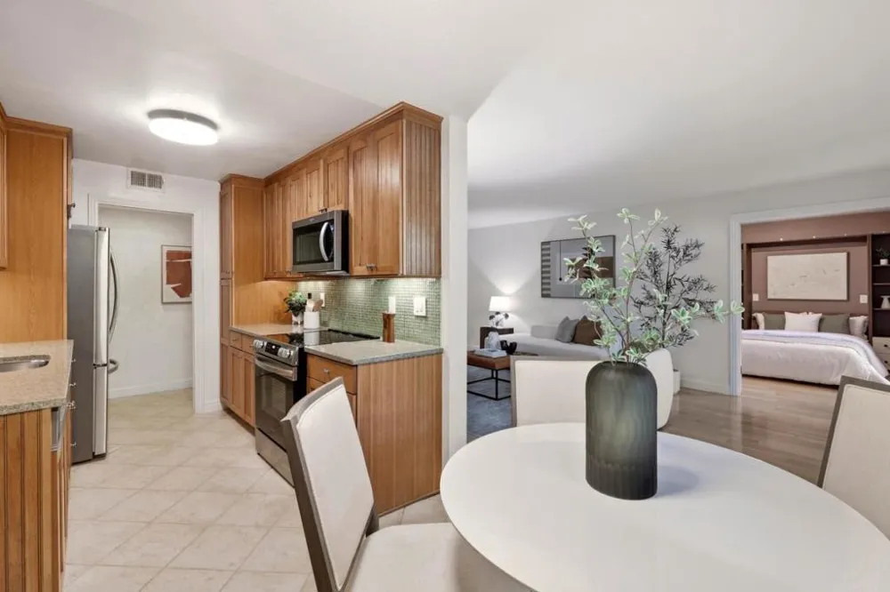 2323 Eastridge Avenue #512 Menlo Park, CA 94025