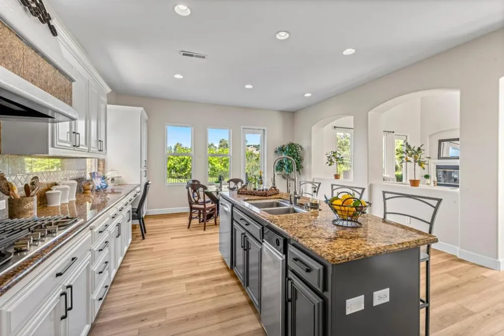 2520 Club Drive Gilroy, CA 95020