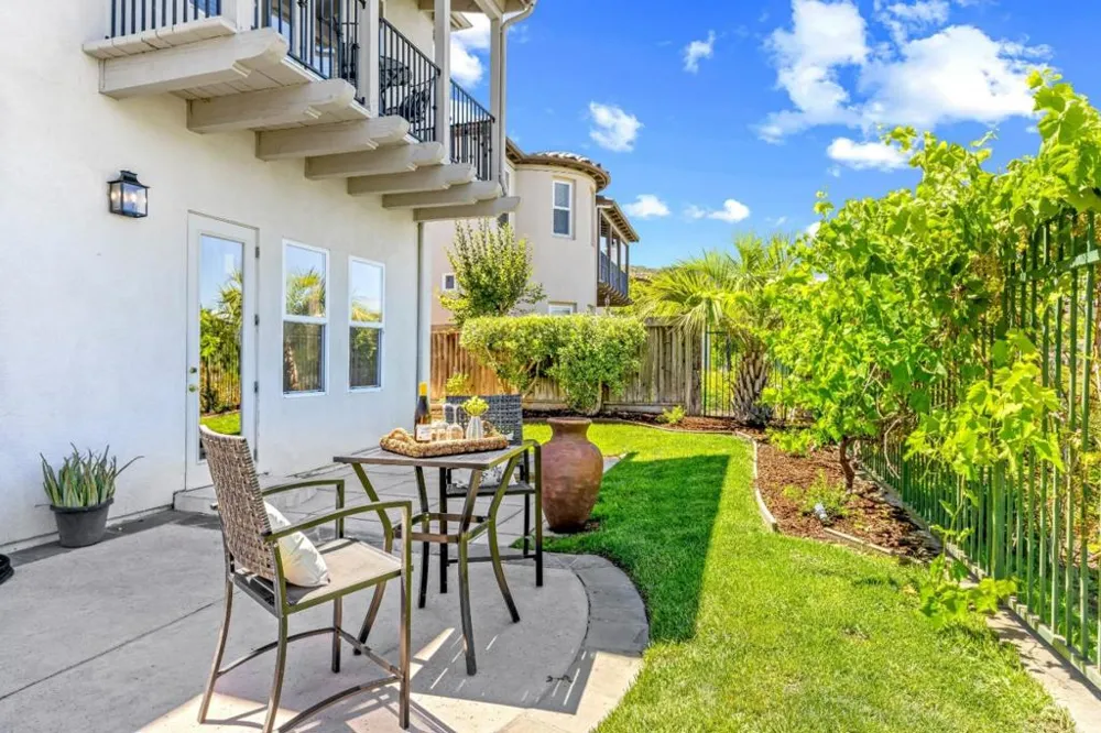 2520 Club Drive Gilroy, CA 95020