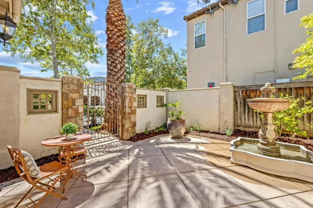 2520 Club Drive Gilroy, CA 95020