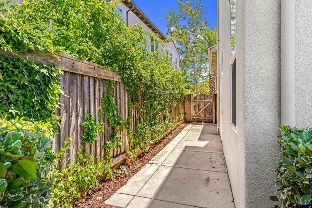 2520 Club Drive Gilroy, CA 95020