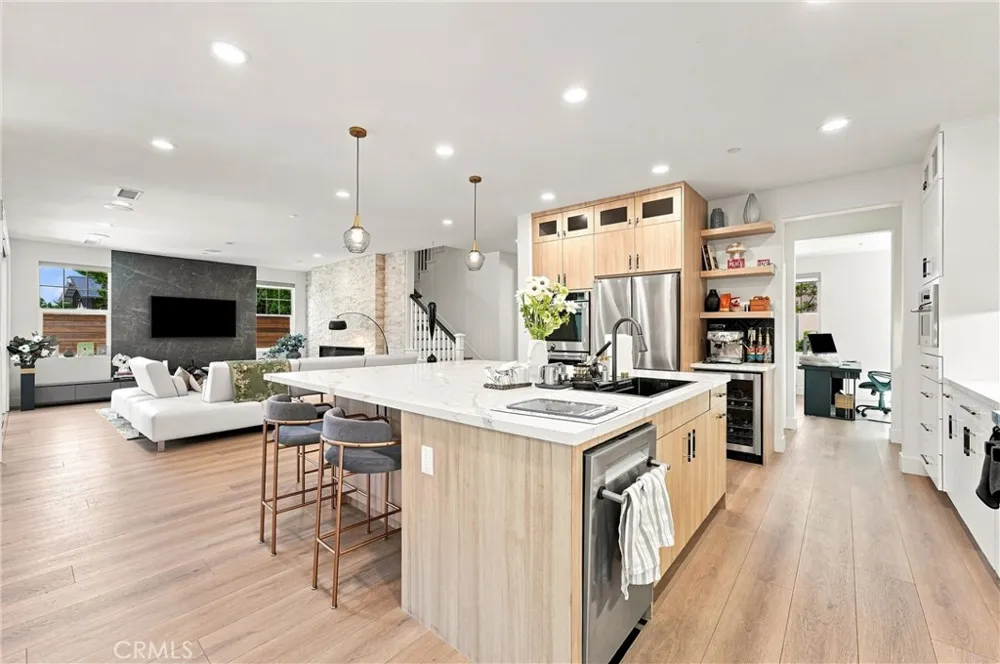 116 Patton Way Tustin, CA 92782