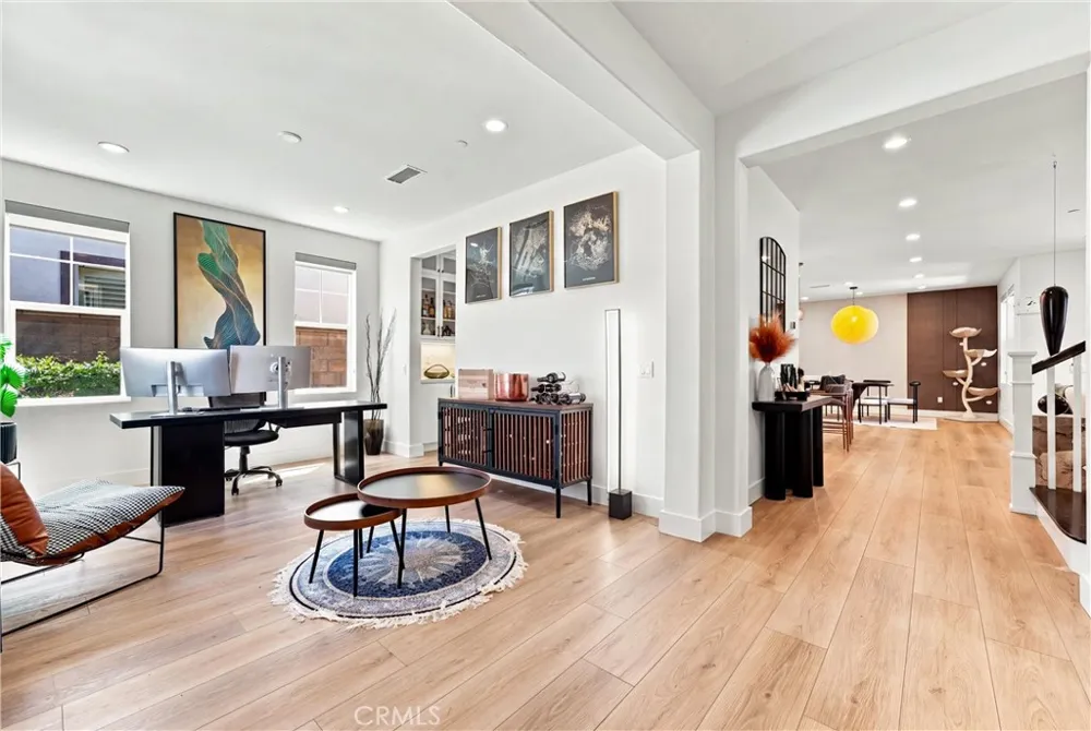 116 Patton Way Tustin, CA 92782