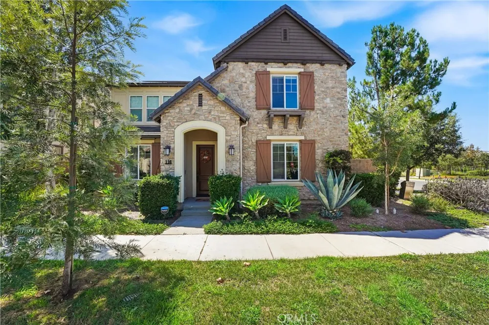 116 Patton Way Tustin, CA 92782