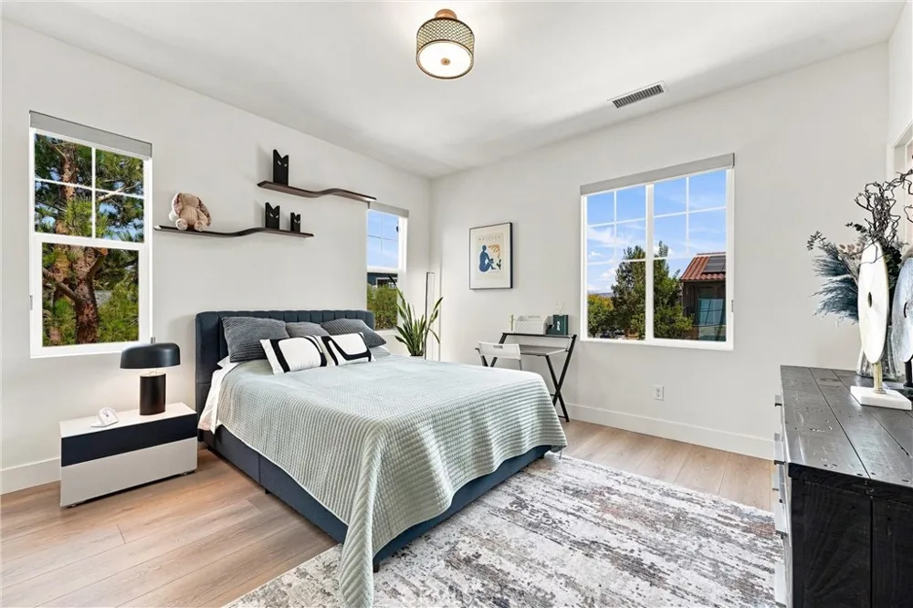116 Patton Way Tustin, CA 92782