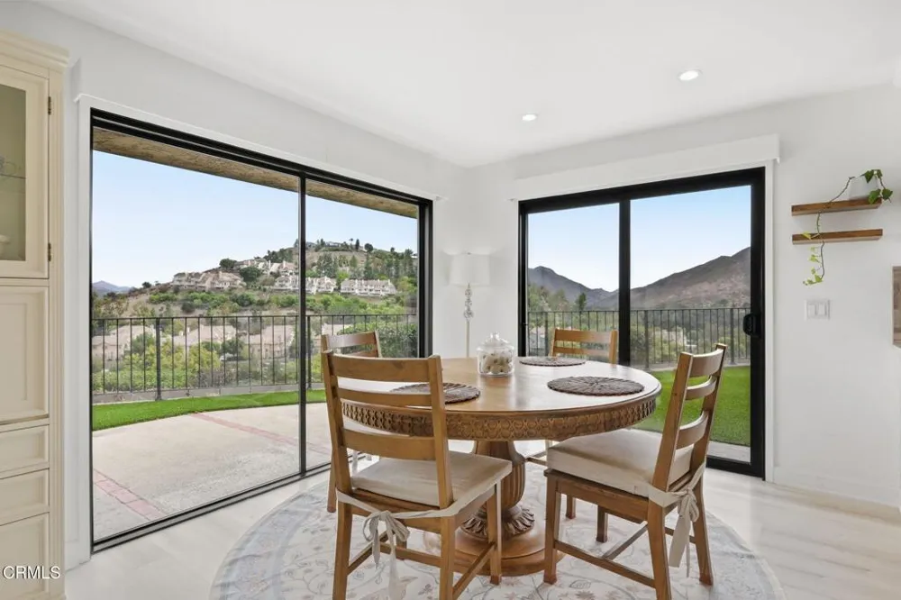 3222 Meadow Oak Drive Westlake Village, CA 91361