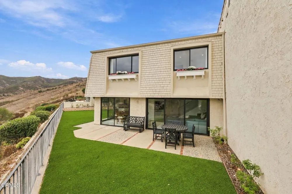 3222 Meadow Oak Drive Westlake Village, CA 91361