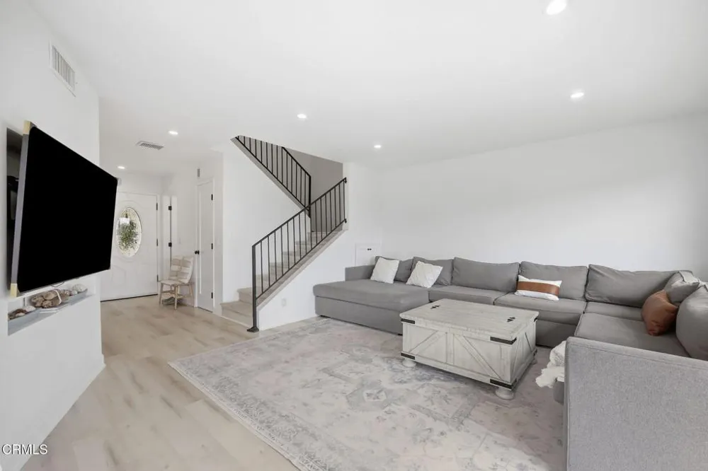 3222 Meadow Oak Drive Westlake Village, CA 91361