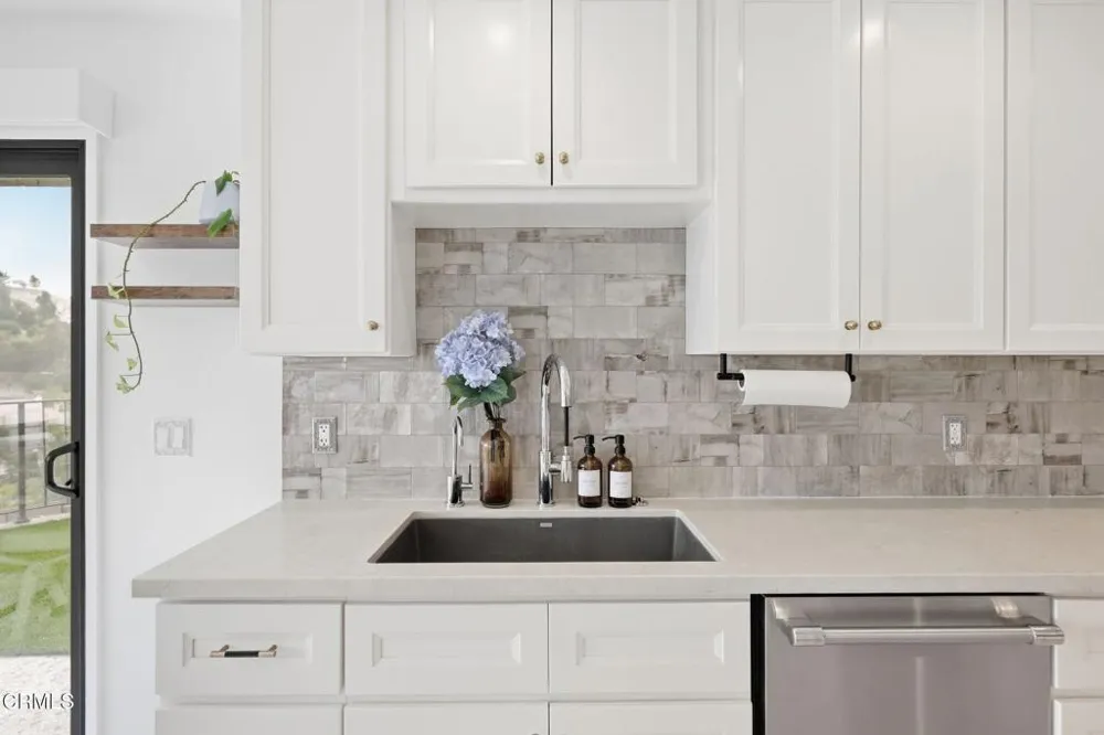 3222 Meadow Oak Drive Westlake Village, CA 91361