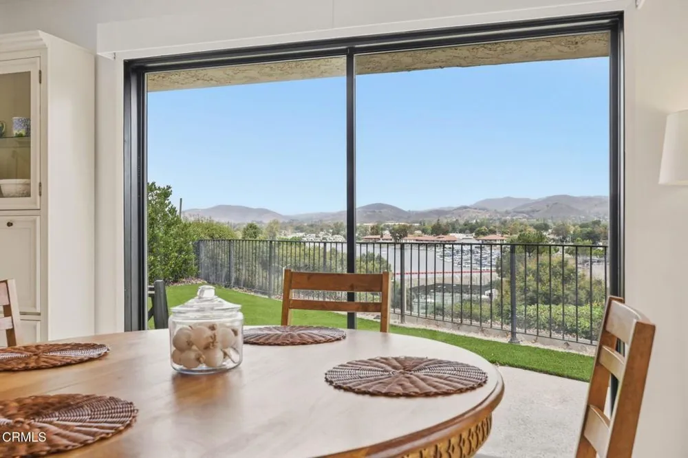 3222 Meadow Oak Drive Westlake Village, CA 91361