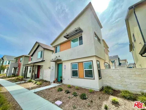 27482 Boulderview Way