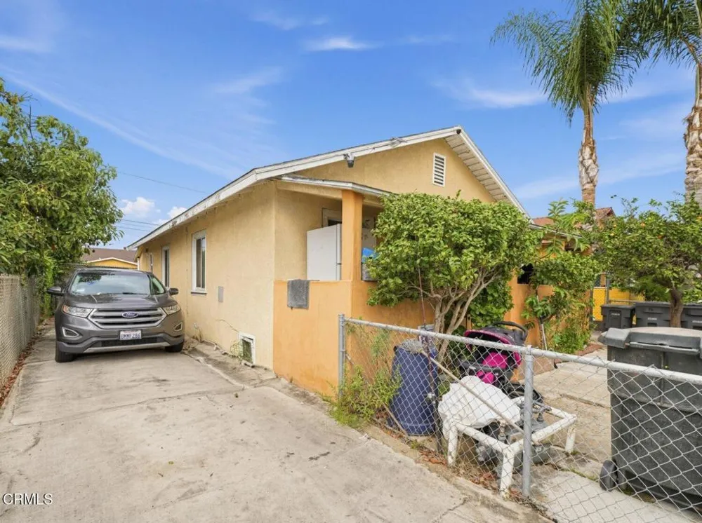 141 S Hayes Avenue Oxnard, CA 93030