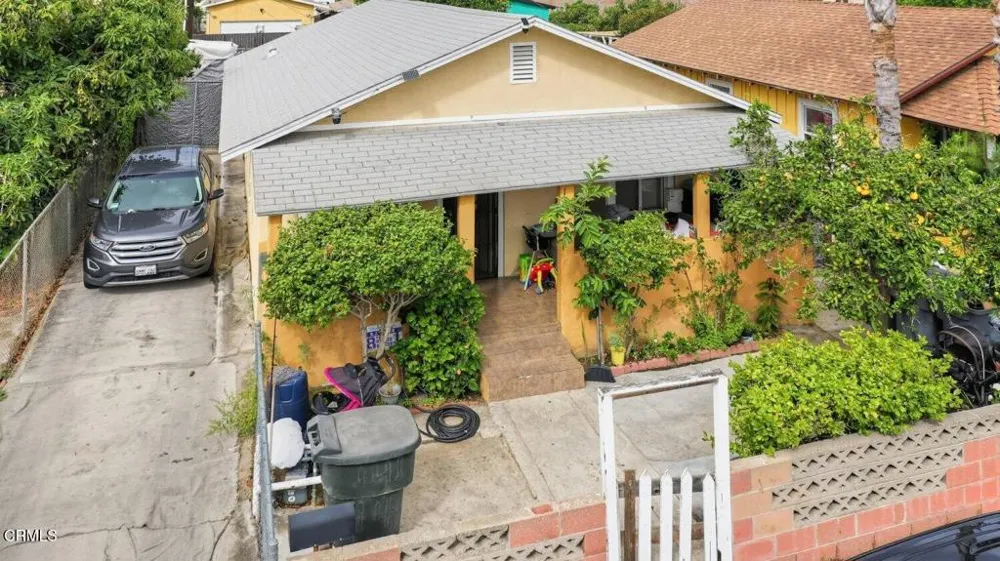 141 S Hayes Avenue Oxnard, CA 93030