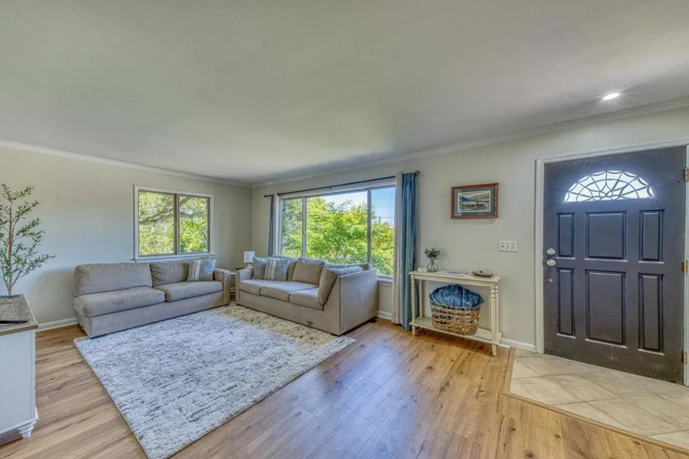 394 Mesa Road Salinas, CA 93908