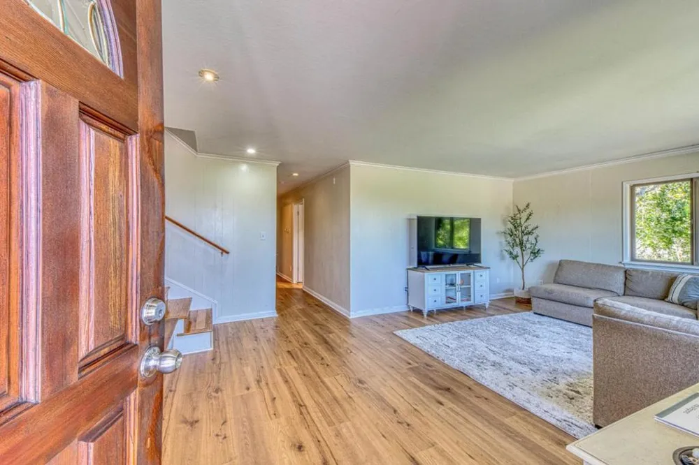 394 Mesa Road Salinas, CA 93908