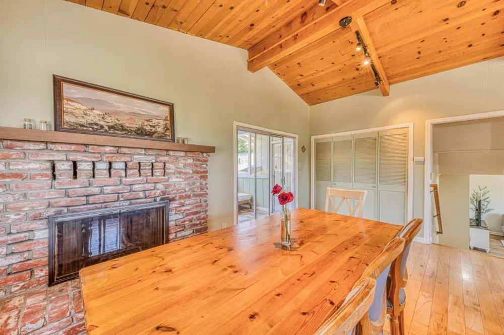 394 Mesa Road Salinas, CA 93908