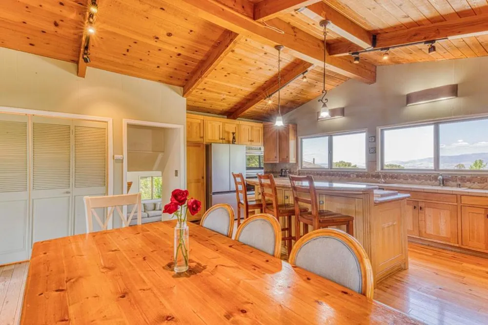 394 Mesa Road Salinas, CA 93908