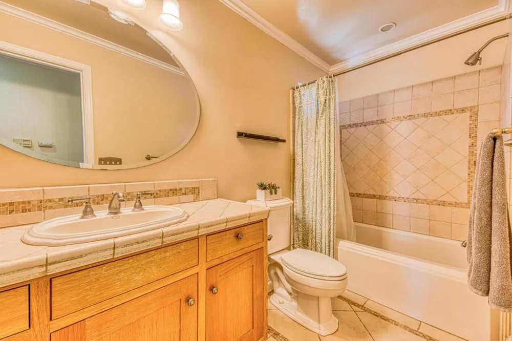 394 Mesa Road Salinas, CA 93908