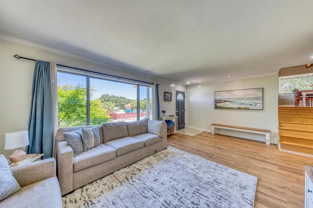 394 Mesa Road Salinas, CA 93908