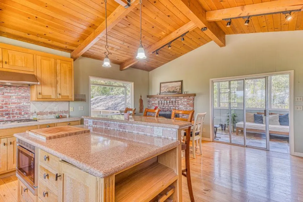 394 Mesa Road Salinas, CA 93908