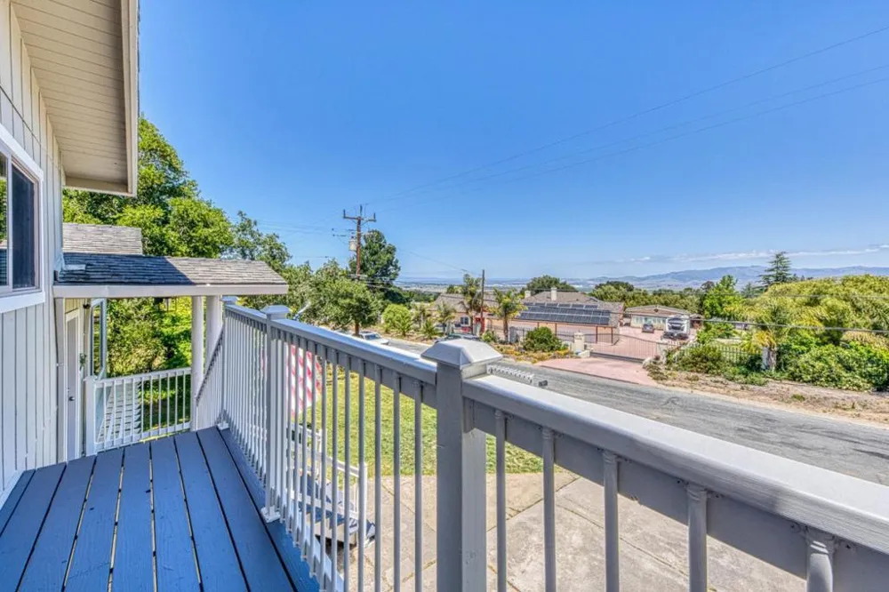394 Mesa Road Salinas, CA 93908