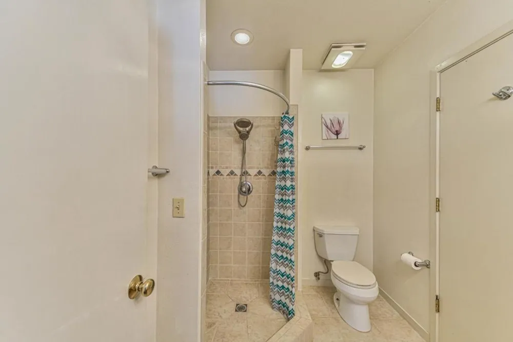 394 Mesa Road Salinas, CA 93908