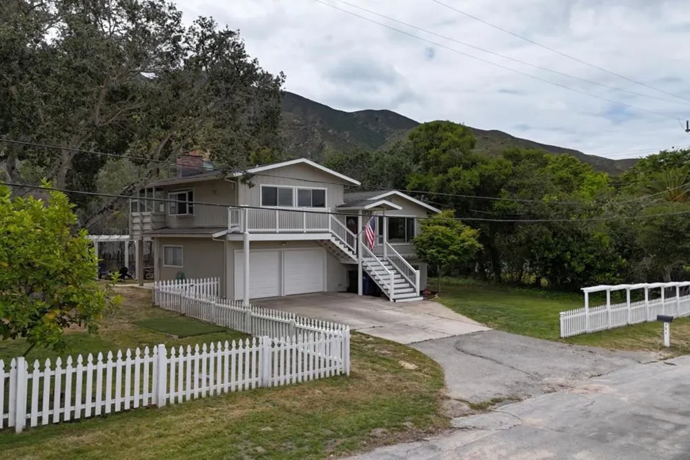 394 Mesa Road Salinas, CA 93908