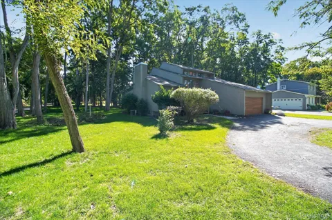 2365 Lochaven Road