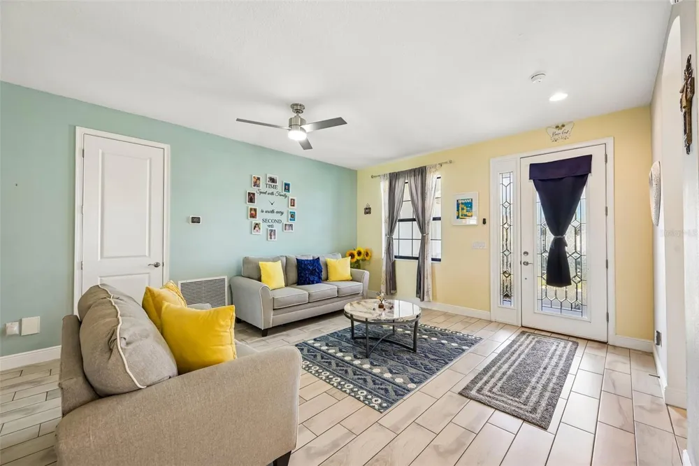 4024 SALIDA DEL SOL DRIVE Sun City Center, FL 33573