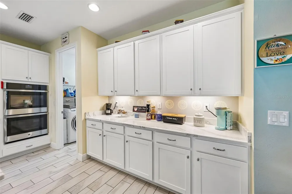 4024 SALIDA DEL SOL DRIVE Sun City Center, FL 33573
