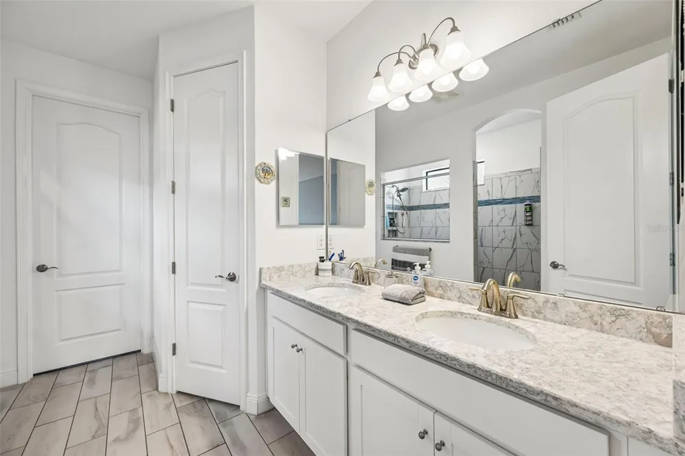 4024 SALIDA DEL SOL DRIVE Sun City Center, FL 33573