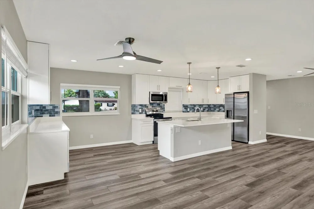 7505 W HENRY AVENUE Tampa, FL 33615