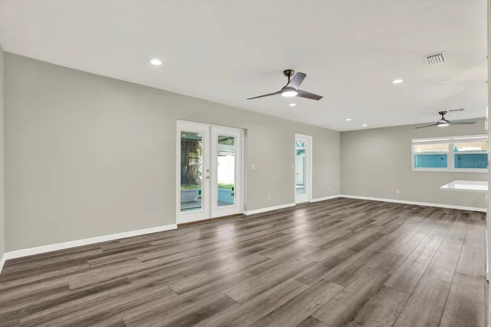 7505 W HENRY AVENUE Tampa, FL 33615