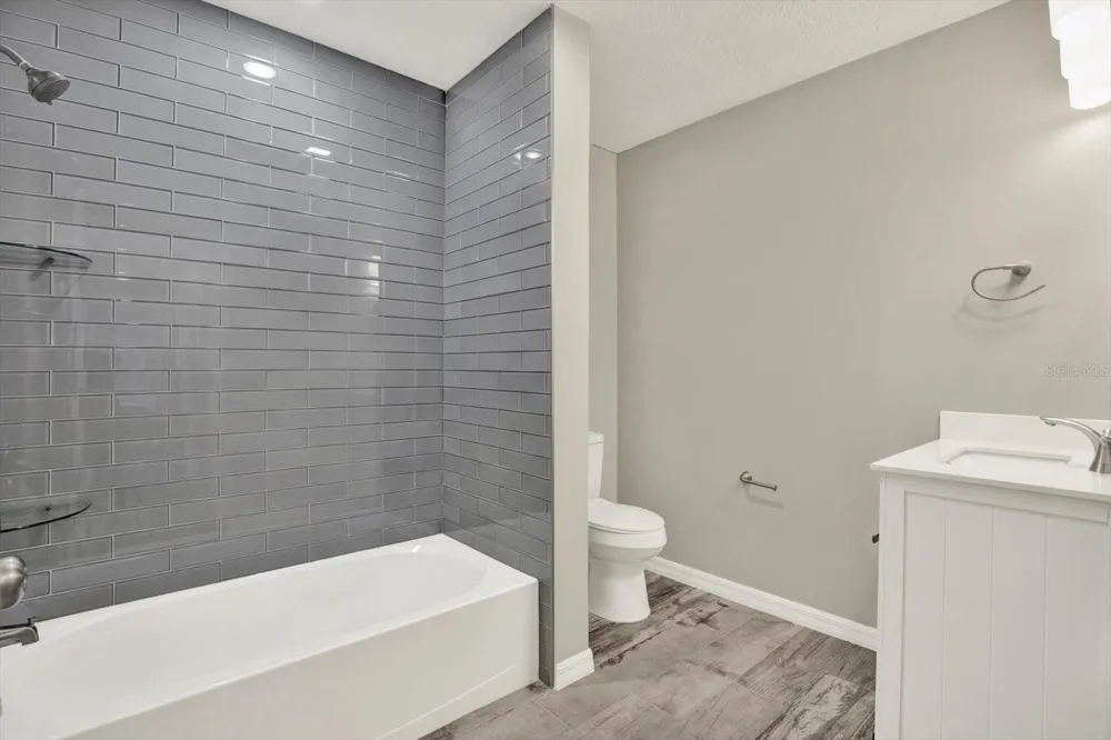 7505 W HENRY AVENUE Tampa, FL 33615