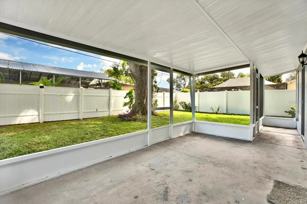 7505 W HENRY AVENUE Tampa, FL 33615